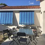 De بيت للعطل
